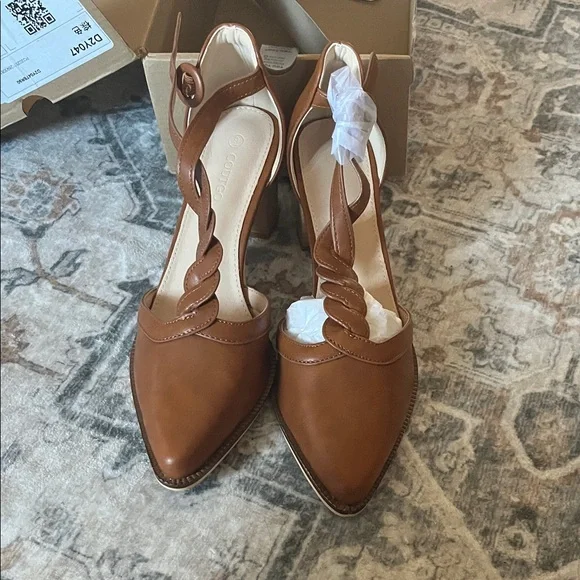 COUTGO Women's Elegant Tan Heels - Picture 2 of 4